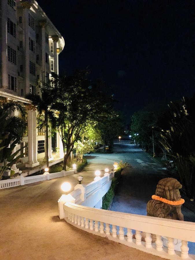 Hermitage Hotel Korat-Sha Nakhonratchasima Exteriér fotografie